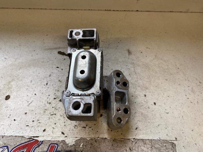 Motorsteun van een Peugeot 207/207+ (WA/WC/WM) 1.6 16V VTRi 2010