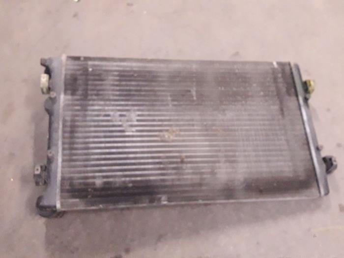 Gebruikte Radiateur Volkswagen Golf IV (1J1) 1.6 FSI 16V Prijs op aanvraag aangeboden door Autodemontage Joko B.V.