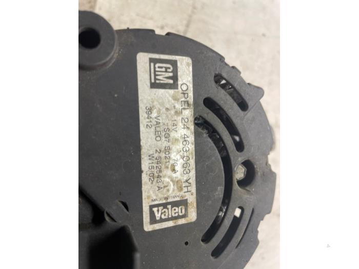Alternator van een Opel Astra G (F08/48) 1.7 DTL 1999