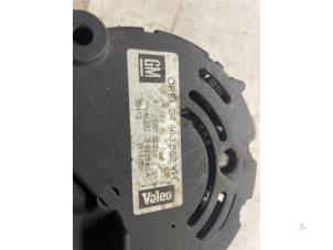 Alternator van een Opel Astra G (F08/48) 1.7 DTL 1999
