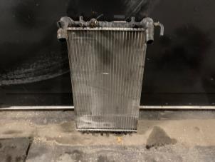 Gebruikte Radiateur Skoda Fabia (6Y5) 1.4i 16V Prijs op aanvraag aangeboden door Autodemontage Joko B.V.