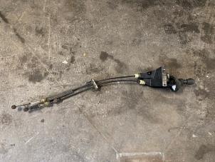 Gebruikte Schakelmechaniek Opel Movano (4A1; 4A2; 4B2; 4B3; 4C2; 4C3) 2.5 CDTI 16V DPF Prijs op aanvraag aangeboden door Autodemontage Joko B.V.