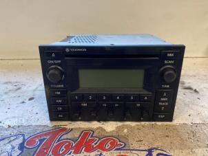 Gebruikte Radio CD Speler Volkswagen Passat (3B3) 1.9 TDI 130 Prijs op aanvraag aangeboden door Autodemontage Joko B.V.
