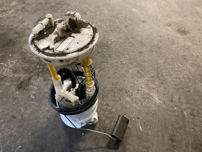 Gebruikte Tank element Pomp Nissan Qashqai (J10) 2.0 16V Prijs op aanvraag aangeboden door Autodemontage Joko B.V.
