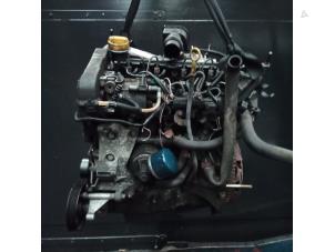 Gebruikte Motor Renault Megane II (BM/CM) 1.5 dCi 80 Prijs op aanvraag aangeboden door Autodemontage Joko B.V.