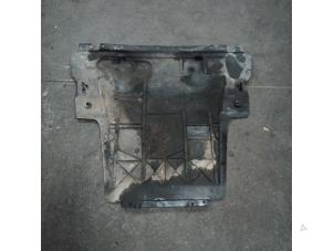 Gebruikte Motor Beschermplaat Renault Scénic II (JM) 1.5 dCi 80 Prijs op aanvraag aangeboden door Autodemontage Joko B.V.
