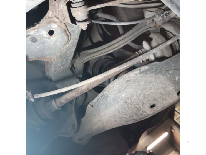 Gebruikte Steekas links-achter Mercedes CLK (C208) 2.0 200K Evo 16V Prijs op aanvraag aangeboden door Autodemontage Joko B.V.