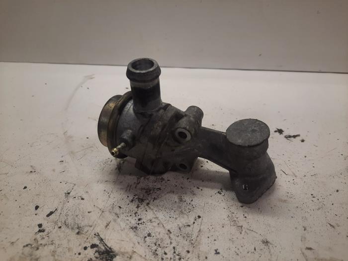 EGR Klep van een Mercedes-Benz C (W203) 1.8 C-180K 16V 2005