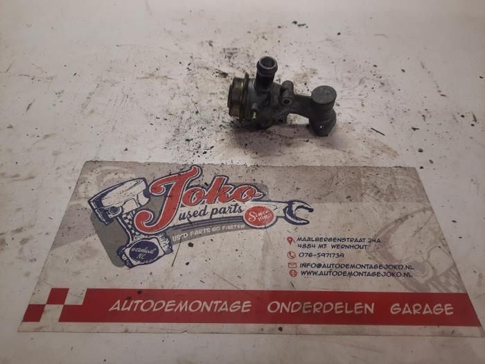 EGR Klep van een Mercedes-Benz C (W203) 1.8 C-180K 16V 2005