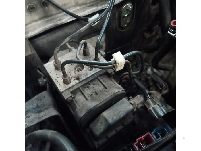 Gebruikte ABS Pomp Nissan Patrol GR (Y61) 3.0 GR Di Turbo 16V Prijs op aanvraag aangeboden door Autodemontage Joko B.V.