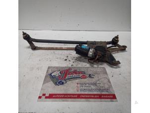 Gebruikte Ruitenwissermotor voor Dacia Logan (LS) 1.4 Prijs op aanvraag aangeboden door Autodemontage Joko B.V.