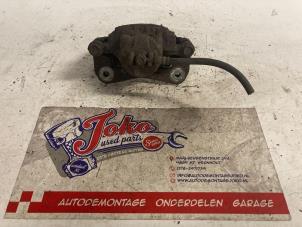 Gebruikte Remklauw (Tang) rechts-voor Kia Rio (DC22/24) 1.5 16V Prijs op aanvraag aangeboden door Autodemontage Joko B.V.