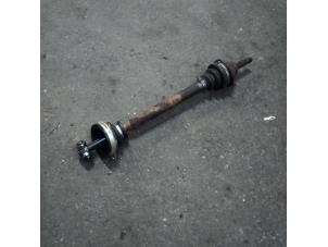 Gebruikte Aandrijfas links-voor Dacia Logan (LS) 1.4 Prijs op aanvraag aangeboden door Autodemontage Joko B.V.