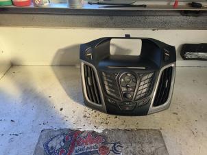 Gebruikte Bedieningspaneel Multi Media Ford Focus 3 1.6 TDCi 95 Prijs op aanvraag aangeboden door Autodemontage Joko B.V.