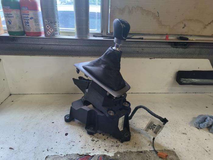 Gebruikte Versnellingspook Ford Focus 3 1.6 TDCi 95 Prijs op aanvraag aangeboden door Autodemontage Joko B.V.
