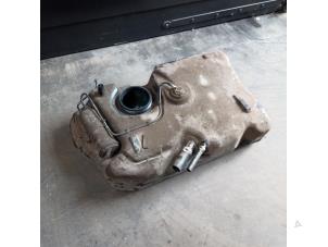 Gebruikte Brandstoftank Ford Fiesta 5 (JD/JH) 1.3 Prijs op aanvraag aangeboden door Autodemontage Joko B.V.