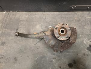 Gebruikte Fusee rechts-voor Mazda 6 (GG12/82) 2.0i 16V Prijs op aanvraag aangeboden door Autodemontage Joko B.V.