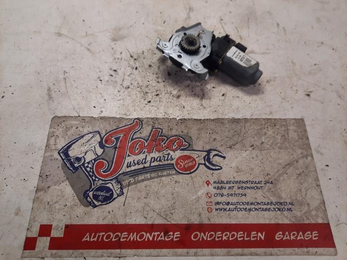 Raammotor Portier van een Opel Movano (4A1; 4A2; 4B2; 4B3; 4C2; 4C3) 2.5 DTI 2003