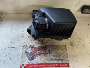 Gebruikte Luchtfilterhuis Opel Zafira (M75) 2.2 16V Direct Ecotec Prijs op aanvraag aangeboden door Autodemontage Joko B.V.