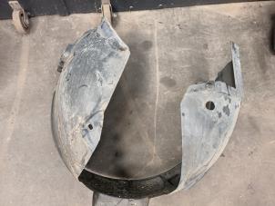 Gebruikte Slijkweerder Opel Zafira (M75) 2.2 16V Direct Ecotec Prijs op aanvraag aangeboden door Autodemontage Joko B.V.