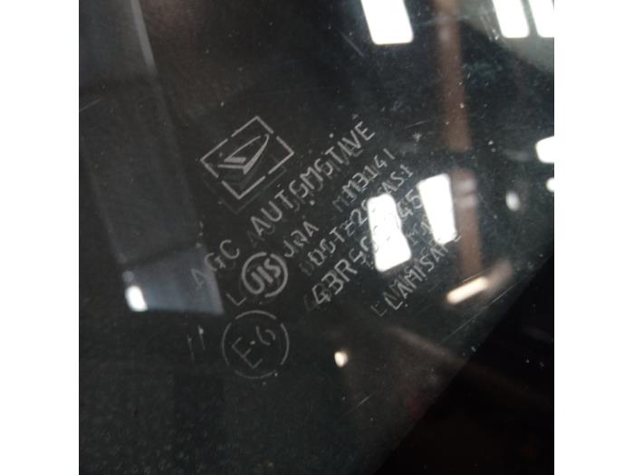 Ruit voor van een Daihatsu Cuore (L251/271/276) 1.0 12V DVVT 2008