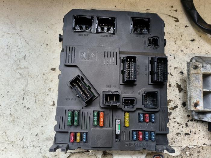 Computer Body Control van een Peugeot 206 (2A/C/H/J/S) 1.4 16V 2003