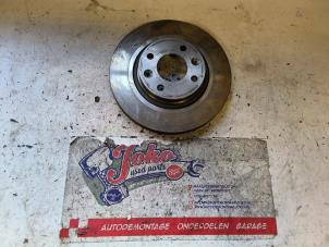 Gebruikte Remschijf voor Renault Clio IV (5R) 0.9 Energy TCE 90 12V Prijs op aanvraag aangeboden door Autodemontage Joko B.V.