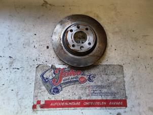Gebruikte Remschijf voor Renault Clio IV (5R) 0.9 Energy TCE 90 12V Prijs op aanvraag aangeboden door Autodemontage Joko B.V.
