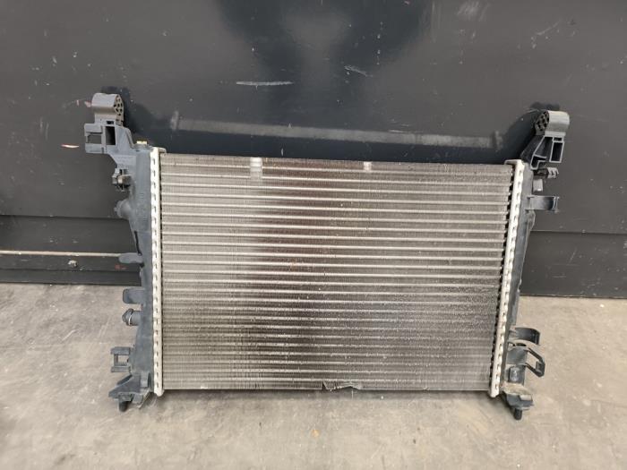 Gebruikte Radiateur Opel Corsa D 1.2 16V Prijs op aanvraag aangeboden door Autodemontage Joko B.V.