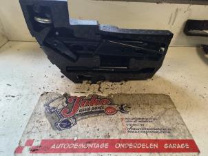 Gebruikte Krikset Opel Corsa D 1.2 16V Prijs op aanvraag aangeboden door Autodemontage Joko B.V.