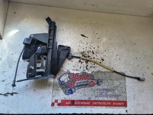 Gebruikte Deurslot Mechaniek 4Deurs links-achter Ford Focus C-Max 1.6 TDCi 16V Prijs op aanvraag aangeboden door Autodemontage Joko B.V.