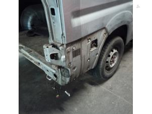 Gebruikte Carrosserie Hoek rechts-achter Peugeot Boxer (U9) 2.2 HDi 120 Euro 4 Prijs op aanvraag aangeboden door Autodemontage Joko B.V.