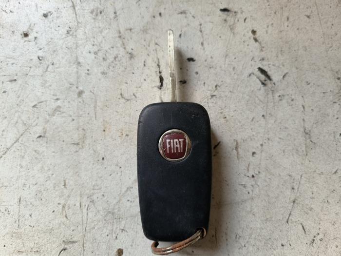 Computer Body Control van een Fiat Grande Punto (199) 1.4 2007