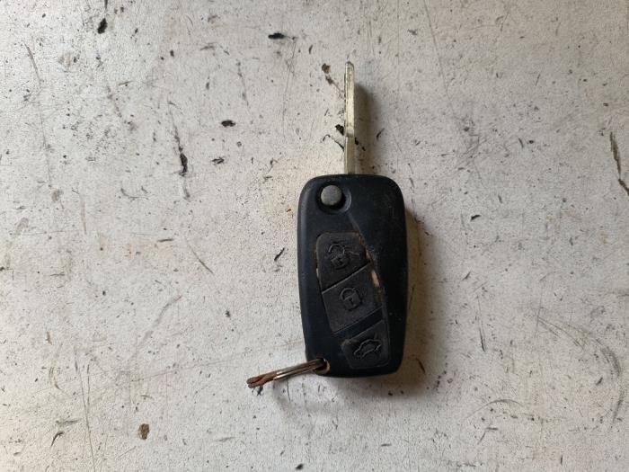 Computer Body Control van een Fiat Grande Punto (199) 1.4 2007