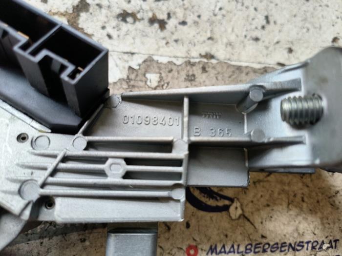 Computer Body Control van een Fiat Grande Punto (199) 1.4 2007