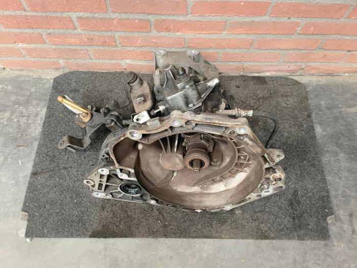 Gebruikte Versnellingsbak Opel Corsa D 1.2 16V Prijs op aanvraag aangeboden door Autodemontage Joko B.V.