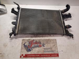 Gebruikte Radiateur Opel Corsa C (F08/68) 1.0 12V Twin Port Prijs op aanvraag aangeboden door Autodemontage Joko B.V.