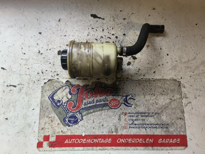 Gebruikte Servo Oliereservoir Peugeot 807 2.0 HDi 16V Prijs op aanvraag aangeboden door Autodemontage Joko B.V.