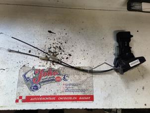 Gebruikte Deurslot Mechaniek 4Deurs rechts-voor Mazda 2 (NB/NC/ND/NE) 1.4 16V Prijs op aanvraag aangeboden door Autodemontage Joko B.V.