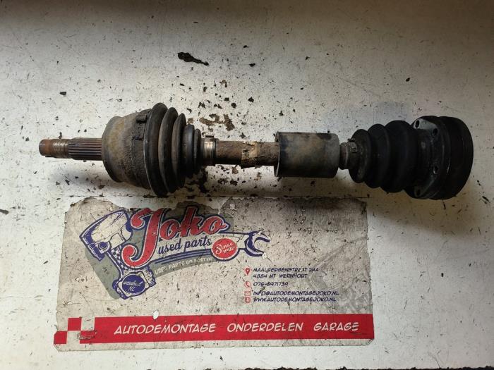 Gebruikte Aandrijfas links-voor Alfa Romeo GT (937) 2.0 JTS 16V Prijs op aanvraag aangeboden door Autodemontage Joko B.V.