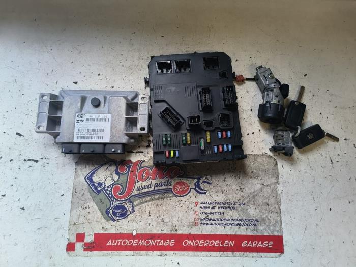 Gebruikte Computer Motormanagement Peugeot 407 SW (6E) 2.0 16V Prijs op aanvraag aangeboden door Autodemontage Joko B.V.