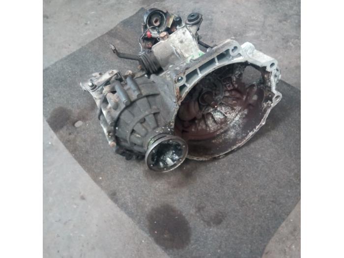 Gebruikte Versnellingsbak Volkswagen Golf III Cabrio (1E) 1.8 Prijs op aanvraag aangeboden door Autodemontage Joko B.V.