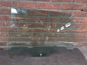 Gebruikte Deurruit 4Deurs links-achter Volkswagen Polo VI (AW1) 1.0 MPi 12V Prijs op aanvraag aangeboden door Autodemontage Joko B.V.