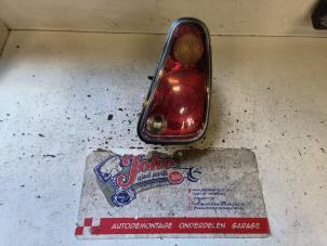 Gebruikte Achterlicht rechts BMW Mini One/Cooper (R50) 1.6 16V Cooper Prijs op aanvraag aangeboden door Autodemontage Joko B.V.