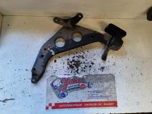 Gebruikte Draagarm onder rechts-voor BMW Mini One/Cooper (R50) 1.6 16V One Prijs op aanvraag aangeboden door Autodemontage Joko B.V.