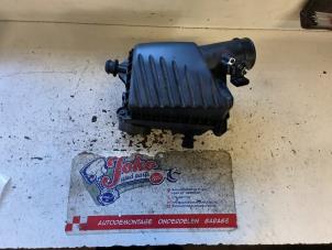 Gebruikte Luchtfilterhuis Opel Karl 1.0 12V Prijs op aanvraag aangeboden door Autodemontage Joko B.V.