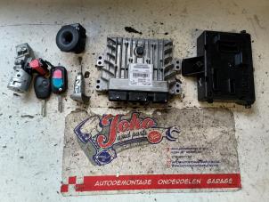 Gebruikte Computer Body Control Renault Clio III (BR/CR) 1.5 dCi FAP Prijs op aanvraag aangeboden door Autodemontage Joko B.V.