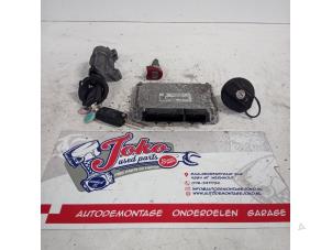 Gebruikte Cilinderslotenset (compleet) Skoda Roomster (5J) 1.2 12V HTP Prijs op aanvraag aangeboden door Autodemontage Joko B.V.