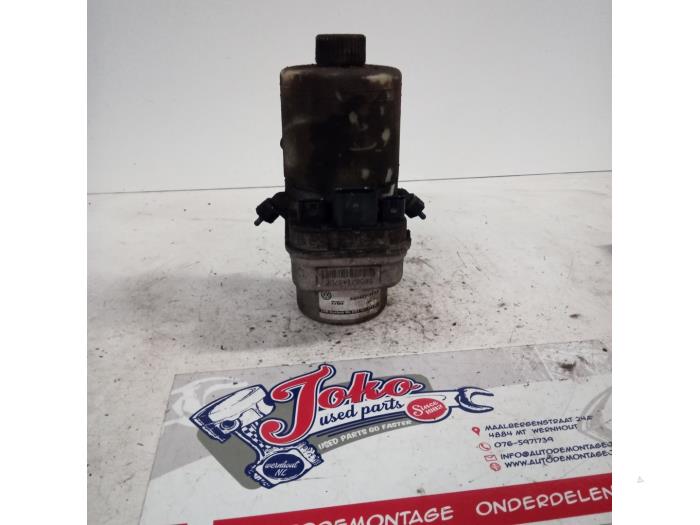 Gebruikte Pomp Servo Skoda Roomster (5J) 1.2 12V HTP Prijs op aanvraag aangeboden door Autodemontage Joko B.V.