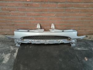 Gebruikte Grille Daihatsu Sirion/Storia (M1) 1.3 16V DVVT Prijs op aanvraag aangeboden door Autodemontage Joko B.V.